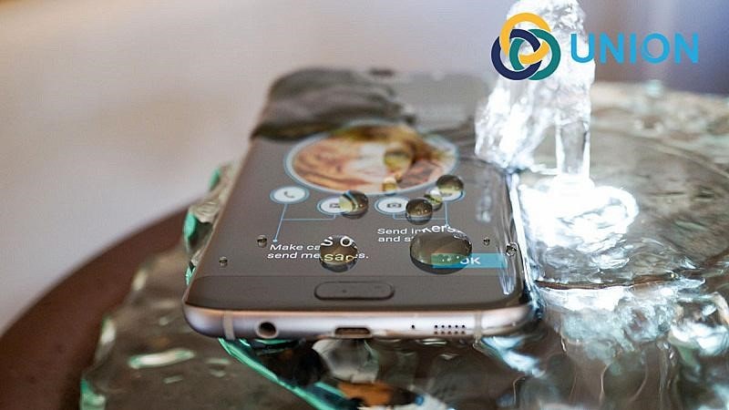 Smartphone đạt tiêu chuẩn chống nước IP68