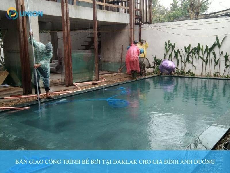 Union bàn giao công trình bể bơi tại Daklak cho gia đình anh Dương